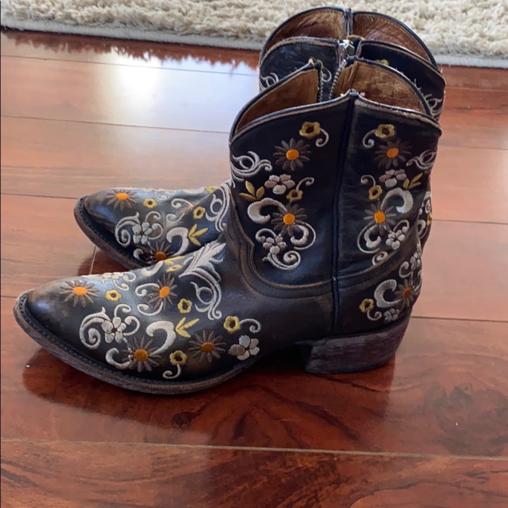 Adorable yippee ki yay by Old Gringo boots sz8